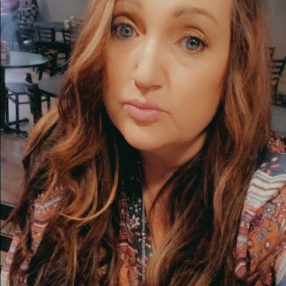 Meet your Posher, Melanie - Picture 1 of 1